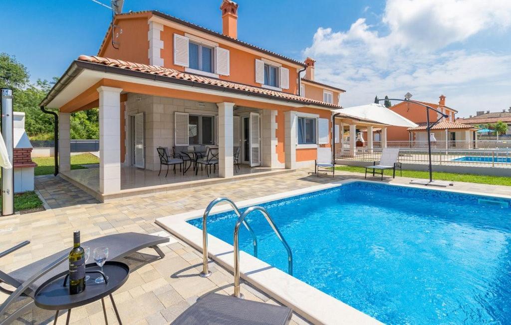 Villa Villas In