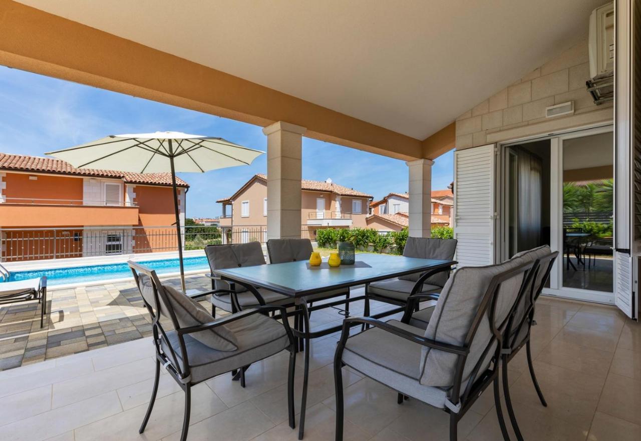 Villas In