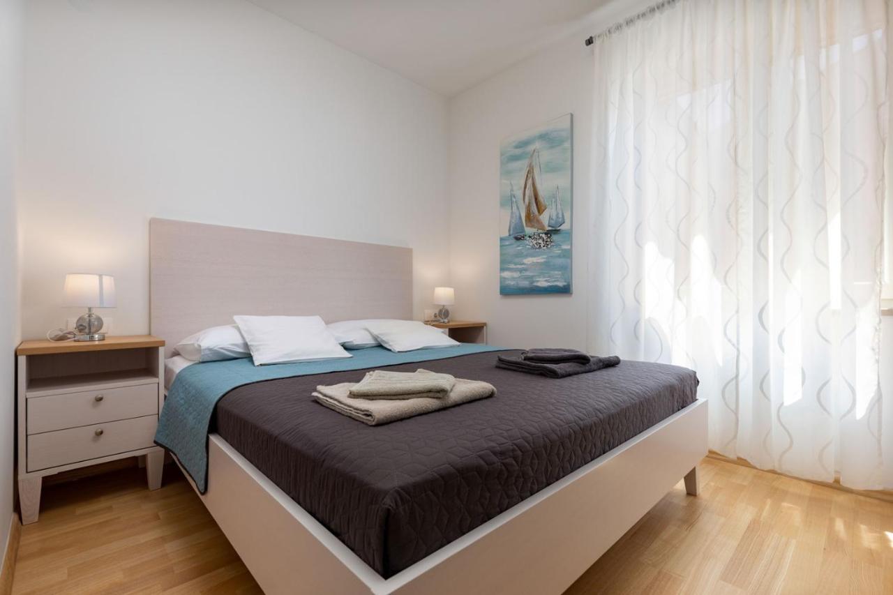 Villas In Pula