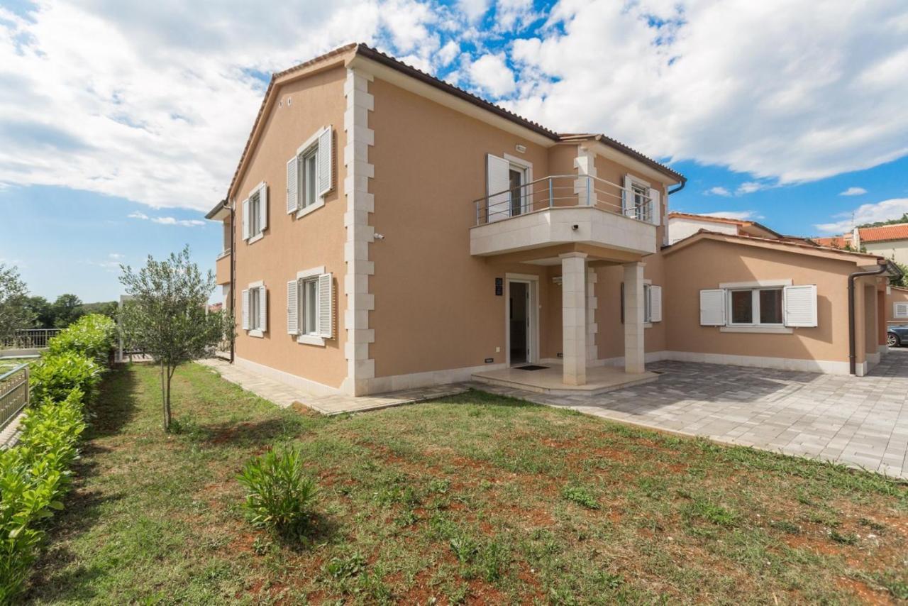 Villas In Villa *