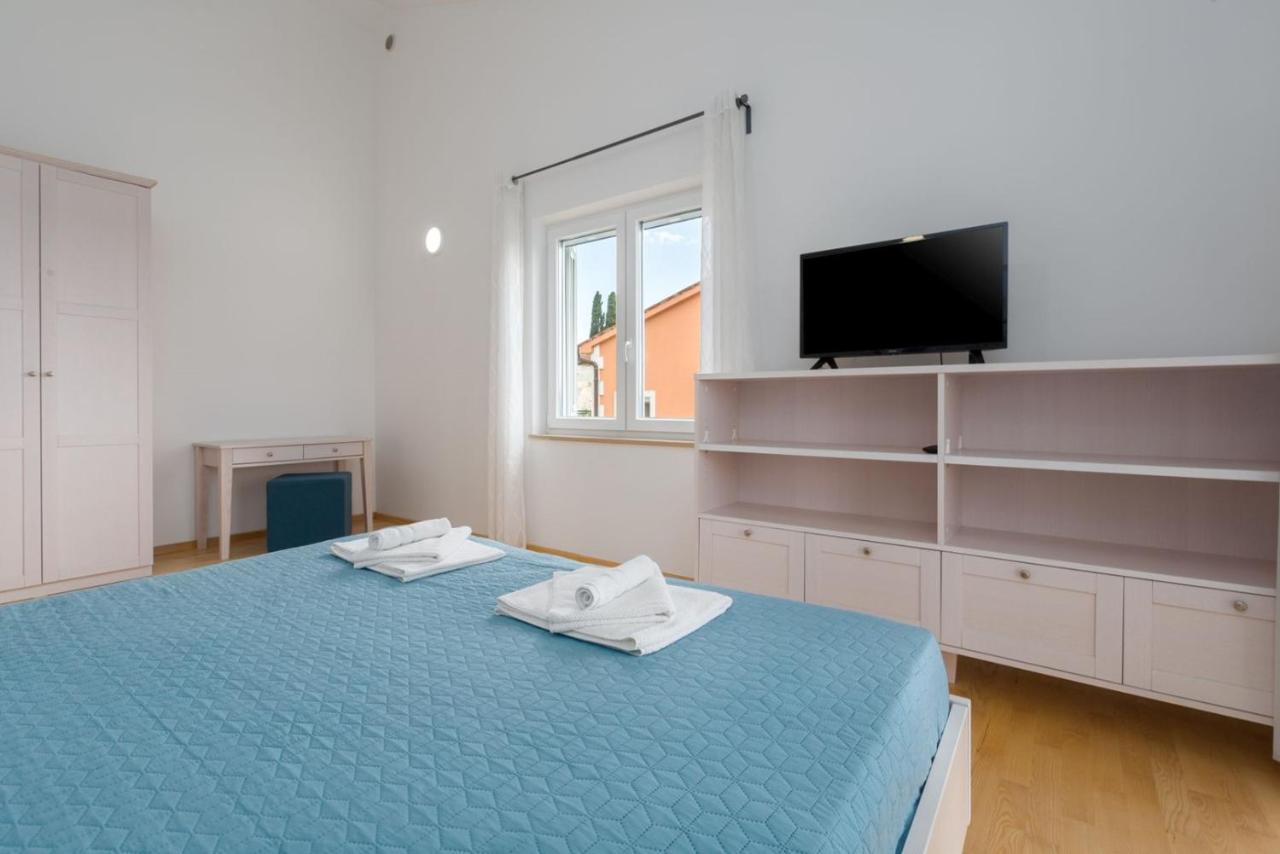 Villa Villas In *