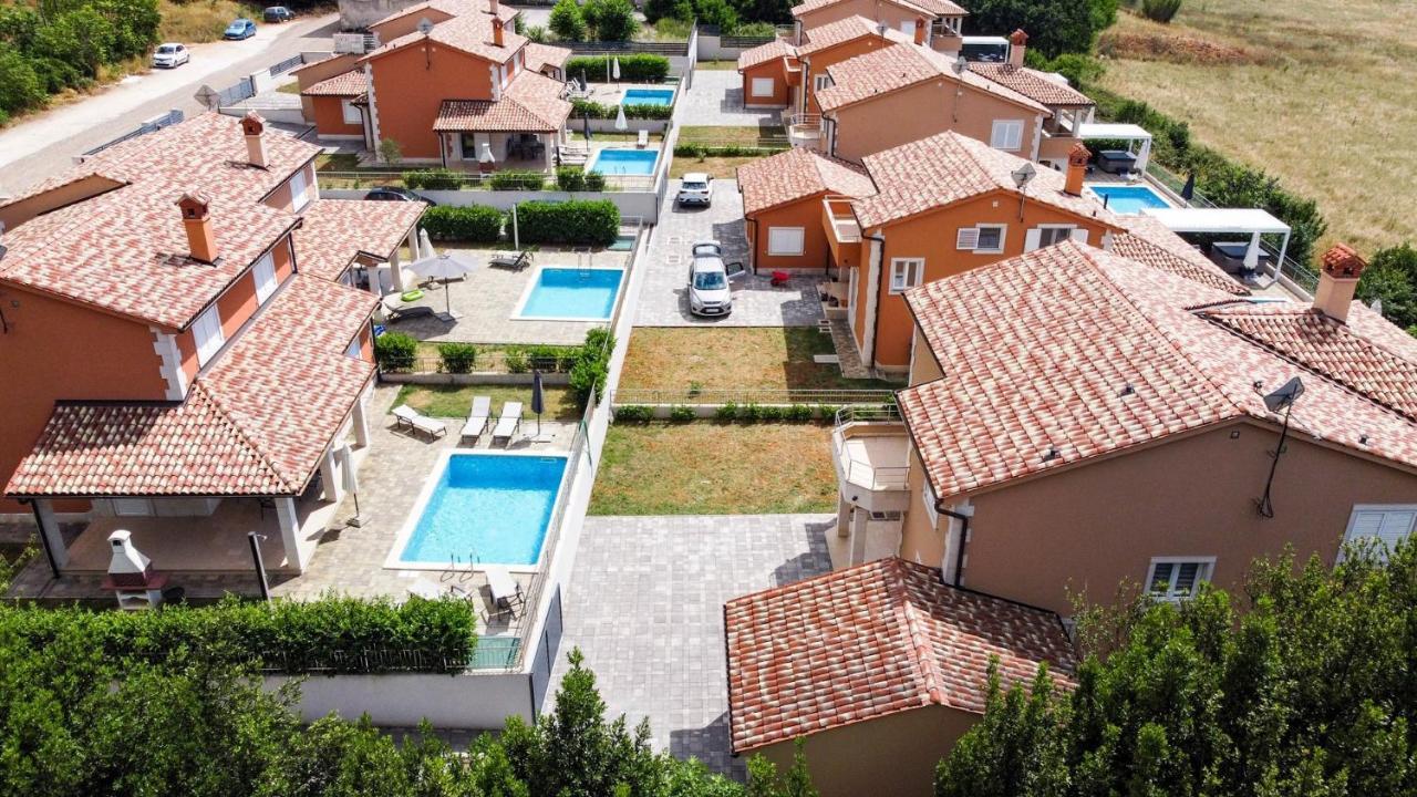 Villas In Villa